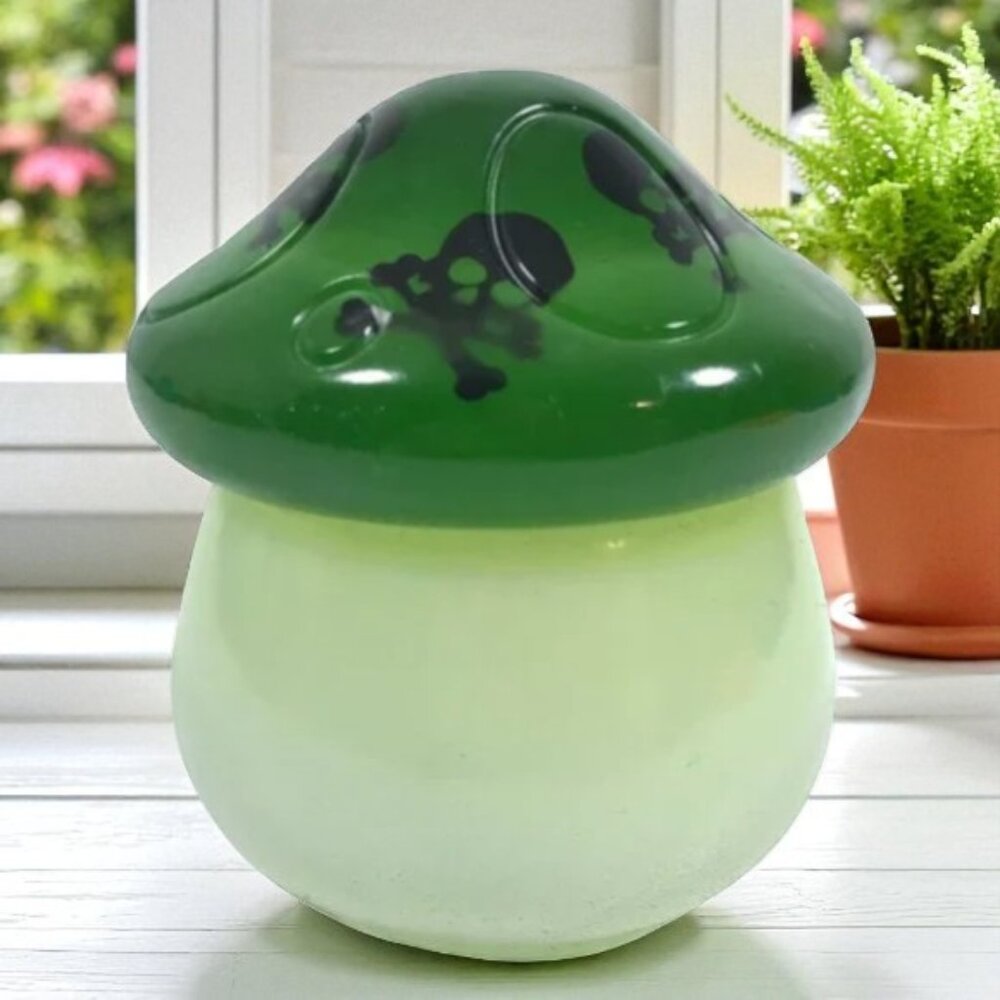 Glow In The Dark Skull Mushroom Jar with Lid Resin Scentproof